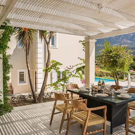 Thalassa Kefaloniaprivatevillas Τραπεζάκι